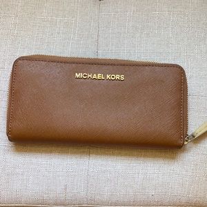 Brown michael Kors wallet